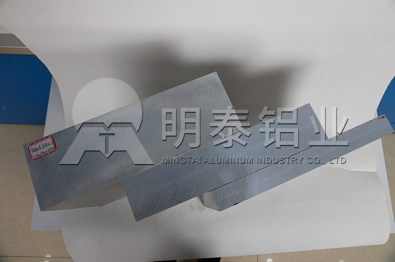 鏡面鋁板性能優良